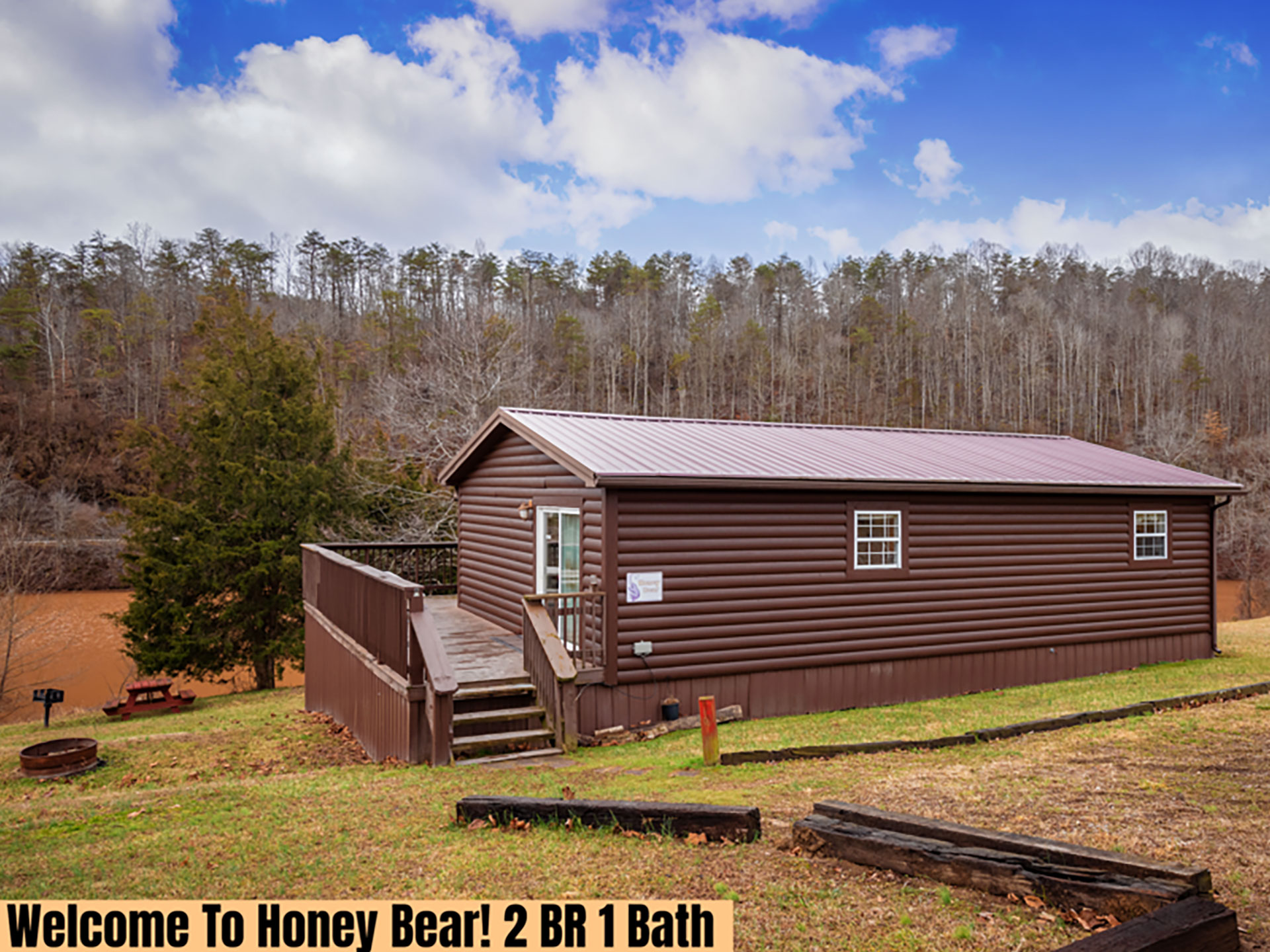 Statts Mills Campground and Cabins - Honey Bear Cabin