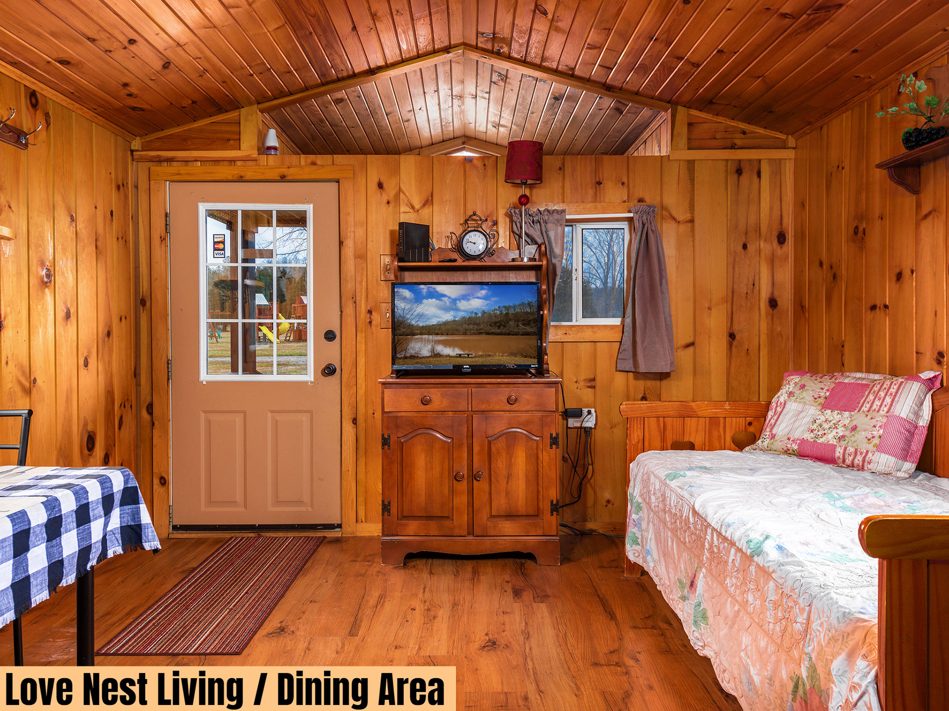 Statts Mills Campground and Cabins - Love Nest Cabin